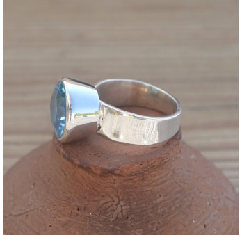NEW ! Bague haute argent et pierre ronde Topaze bleue (bleu)