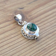Pendentif coffre en argent ciselé et pierre Malachite (vert)