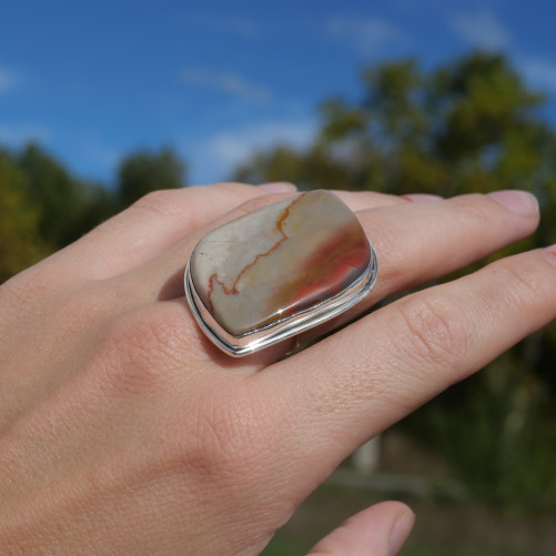 Grosse bague en argent et Jaspe (gris) (rouge) T57