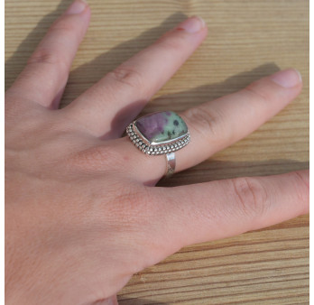 NEW ! Bague rectangle argent ciselé et pierre Rubis sur Zoisite (rose) (vert) T55