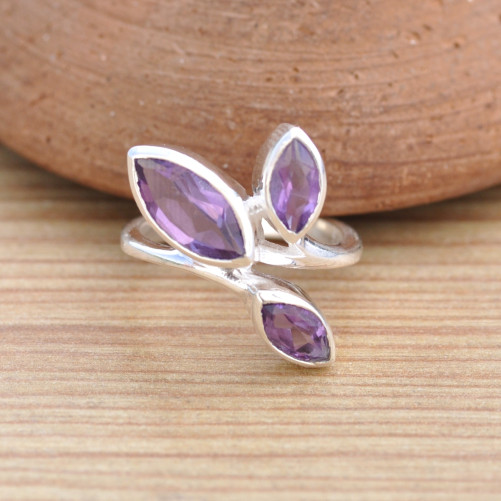 NEW ! Bague 3 pierres feuilles en Améthyste facettées et argent (violet) T55