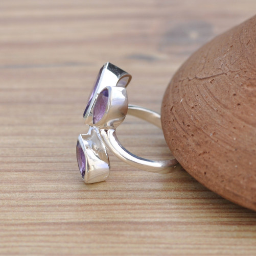 Bague 3 pierres feuilles en Améthyste facettées et argent T52