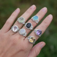 Bague pierre ovale en Prehnite et argent ciselé feuilles T57