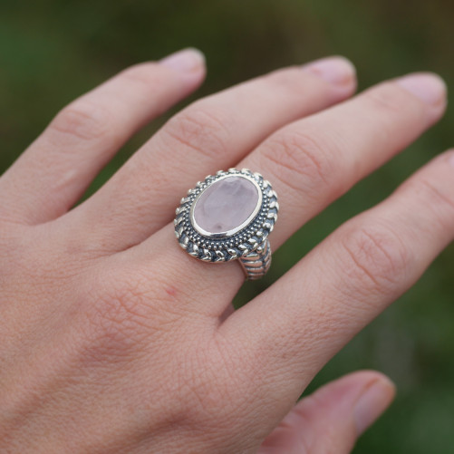 Bague ciselée argent et pierre Quartz rose T55/56