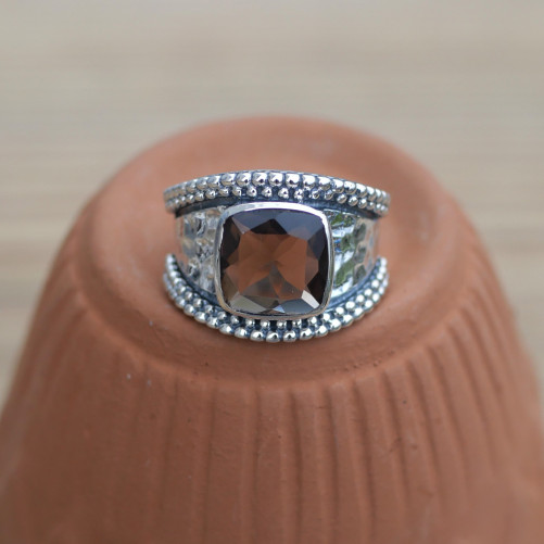 NEW ! Anneau argent martelé et pierre carrée Quartz fumé (brun) T58