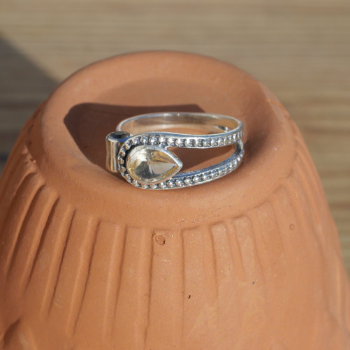 NEW ! Anneau aéré en argent et pierres en Citrine (jaune) T52