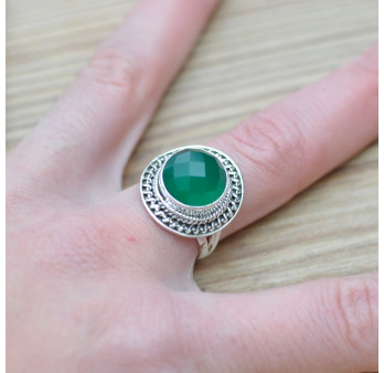 Bague ronde en argent ciselé et pierre Agate verte facettée (vert) T56