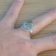 Bague goutte argent strié et pierre Prehnite T52 Bague goutte argent strié et pierre Prehnite T52