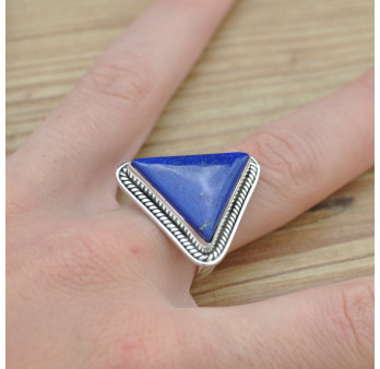 Bague triangulaire en Lapis lazuli et argent strié T59