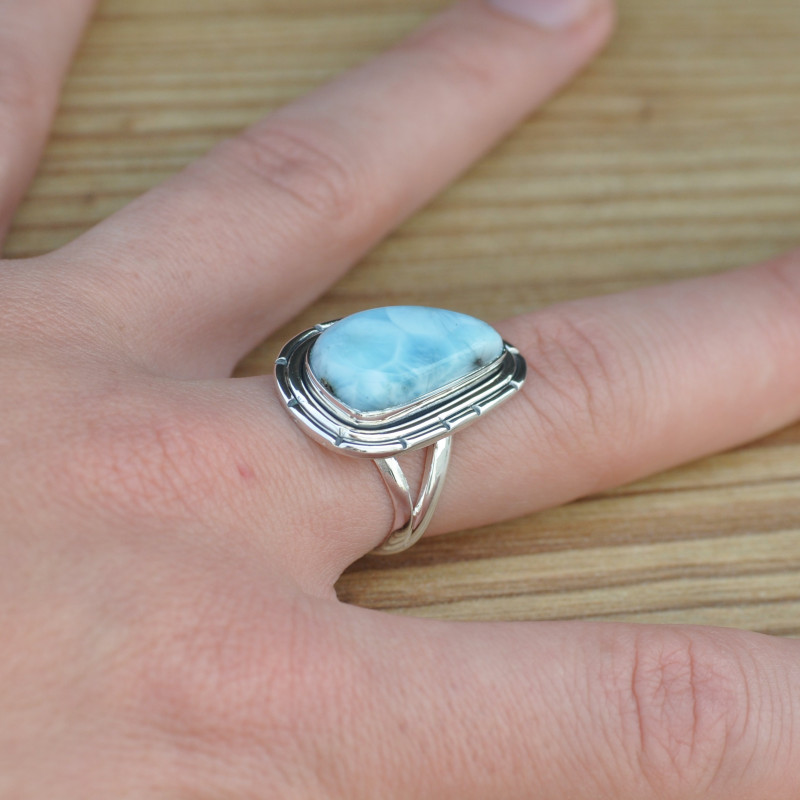 Bague Moderniste En Argent 925 Et Pierre Bleue - Tour De Doigt 1.7 Cm - Occasion