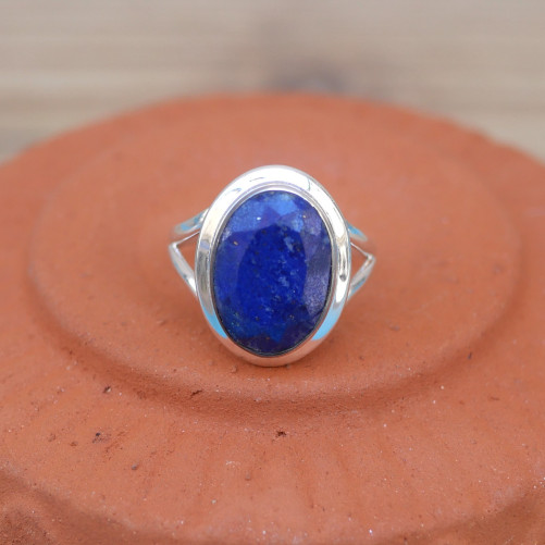 Bague en argent et pierre facettée ovale en Lapis lazuli T51/54/56
