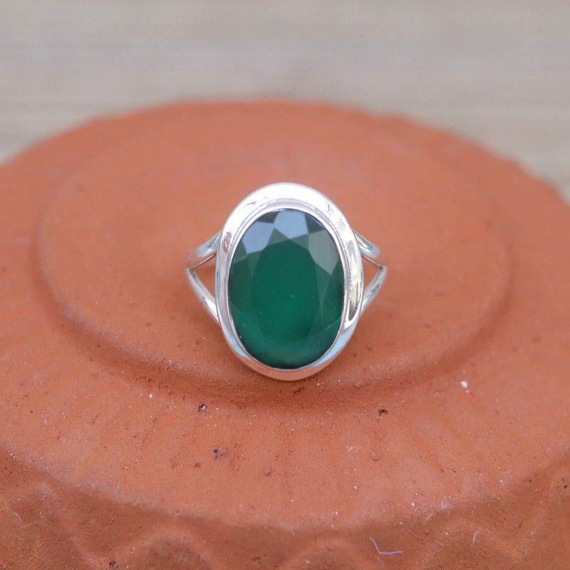 Bague en argent et pierre facettée ovale en Agate verte T52/54