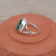 Bague en argent et pierre facettée ovale en Agate verte T52/54