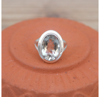Bague en argent et pierre facettée ovale en Prasiolite T50