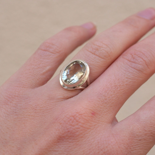 Bague en argent et pierre facettée ovale en Prasiolite T50/58
