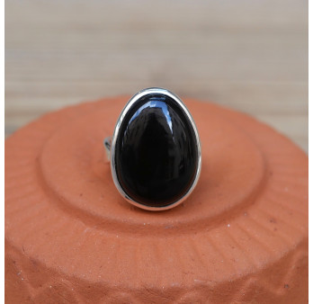 Bague argent lisse et pierre poire en Onyx noir T54