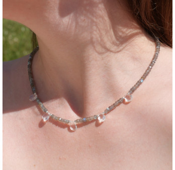 Collier pierres facettées en Labradorite et gouttes Cristal de roche