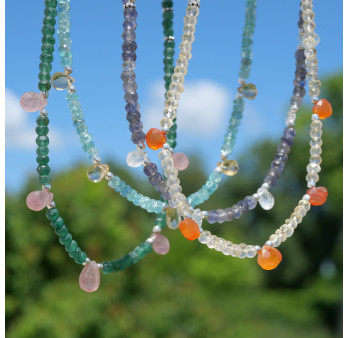Collier pierres facettées en Iolite et Pierre de lune irisée