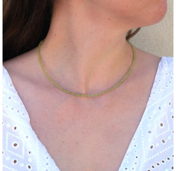 Collier pierres naturelles facettées en Péridot