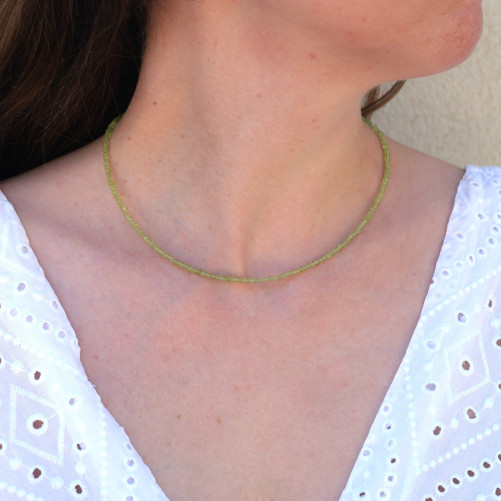 Collier pierres naturelles facettées en Péridot