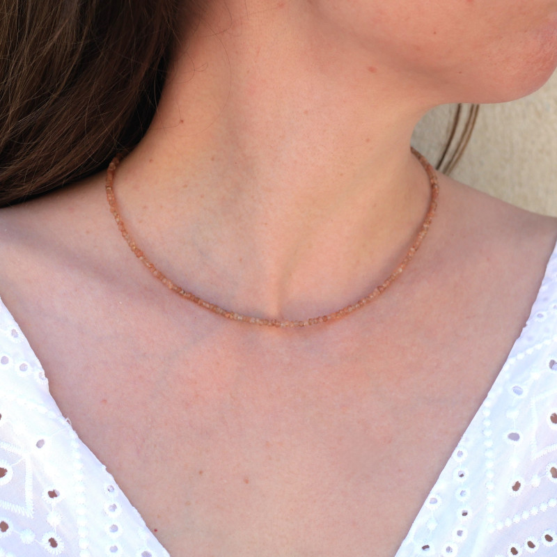 Collier pierres naturelles facettées en Pierre de soleil
