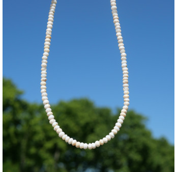 Collier pierres naturelles facettées en Opale blanche