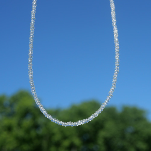 Collier fin pierres naturelles facettées en Prasiolite