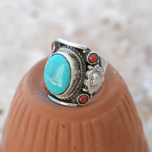 Anneau large Nepali argent ciselé Corail et Turquoise du Tibet T58
