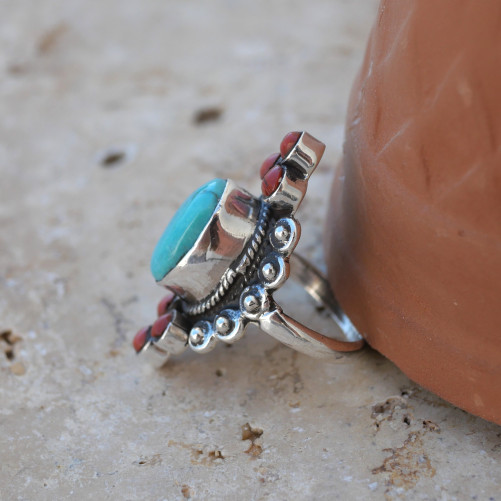 Bague allongée argent ciselé de boules, Corail et Turquoise d'Arizona T53