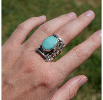 Bague Nepali argent ciselé et Turquoise d'Arizona plate T57