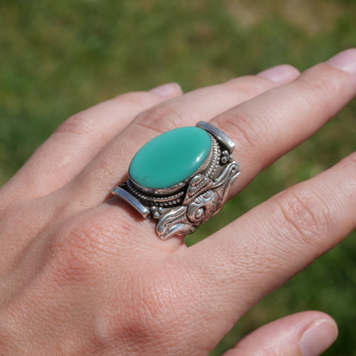 Bague Nepali argent ciselé et Turquoise plate T57