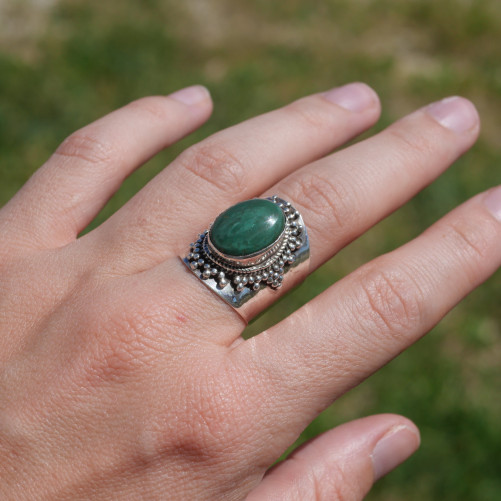Bague large argent ciselé de boules et Turquoise ovale T59