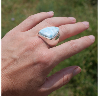 Grosse chevalière en argent et pierre triangulaire Larimar T63