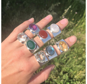 Chevalière moderne en argent 925 et pierre Agate verte facettée