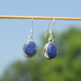 Boucles d'oreilles ovales argent lisse et pierre Lapis lazuli Boucles d'oreilles ovales argent lisse et pierre Lapis lazuli