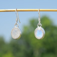 Boucles d'oreilles ovales argent lisse et Pierre de lune irisée Boucles d'oreilles ovales argent lisse et Pierre de lune irisée