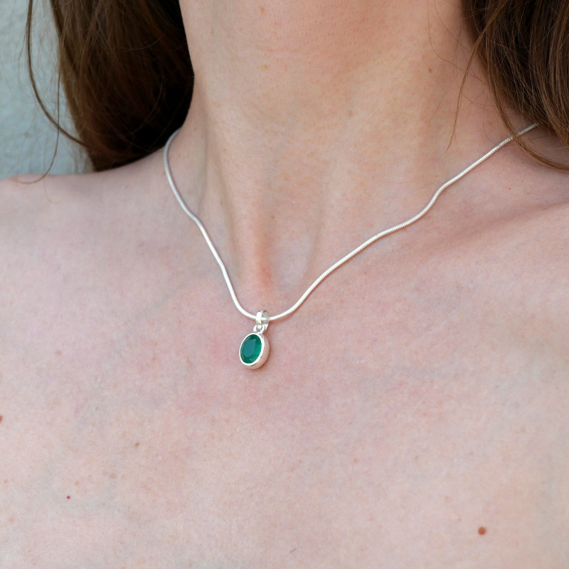 Pendentif ovale argent lisse et pierre Agate verte