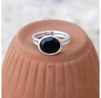 Bague fine argent ajouré et pierre Onyx noir haute T54