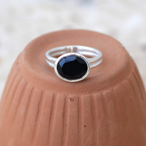 Bague fine argent ajouré et pierre Onyx noir haute T54