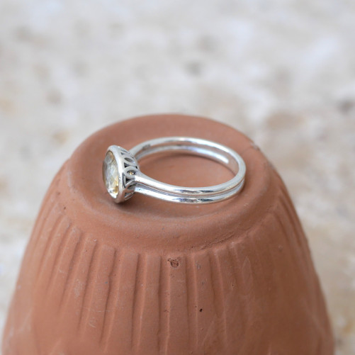 Bague fine argent ajouré et pierre Citrine haute T61