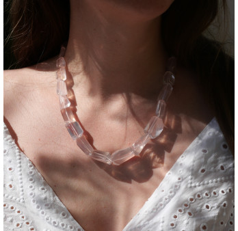 Gros collier pierres irrégulières en Quartz rose