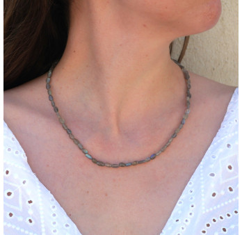 Collier pierres naturelles galets en Labradorite