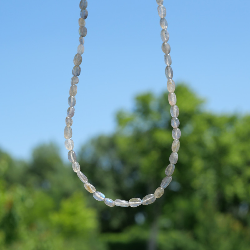 Collier pierres naturelles galets en Labradorite