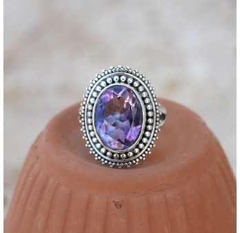 Bague en argent ciselé et pierre ovale Améthyste T56