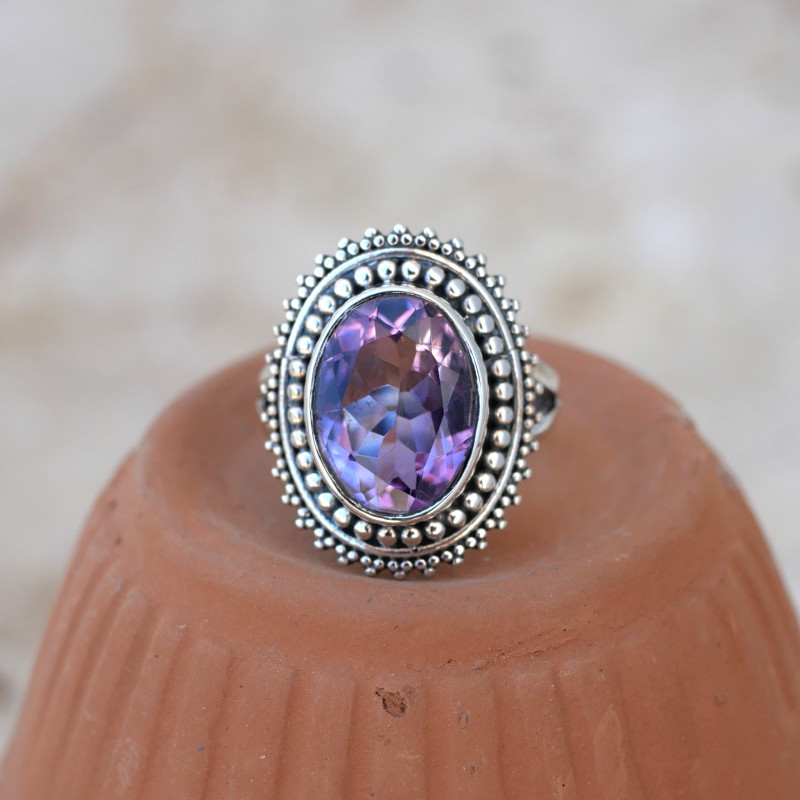 Bague en argent ciselé et pierre ovale Améthyste T56