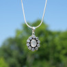 Pendentif fleur 11 pierres facettées en Pierre de lune