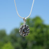 Pendentif fleur 11 pierres facettées en Quartz fumé