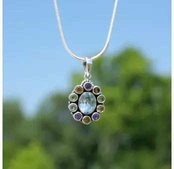 Pendentif fleur 11 pierres facettées multicolores