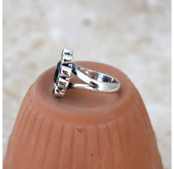 Bague fleur 11 pierres facettées en Onyx noir T56