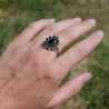 Bague fleur 11 pierres facettées en Onyx noir T56
